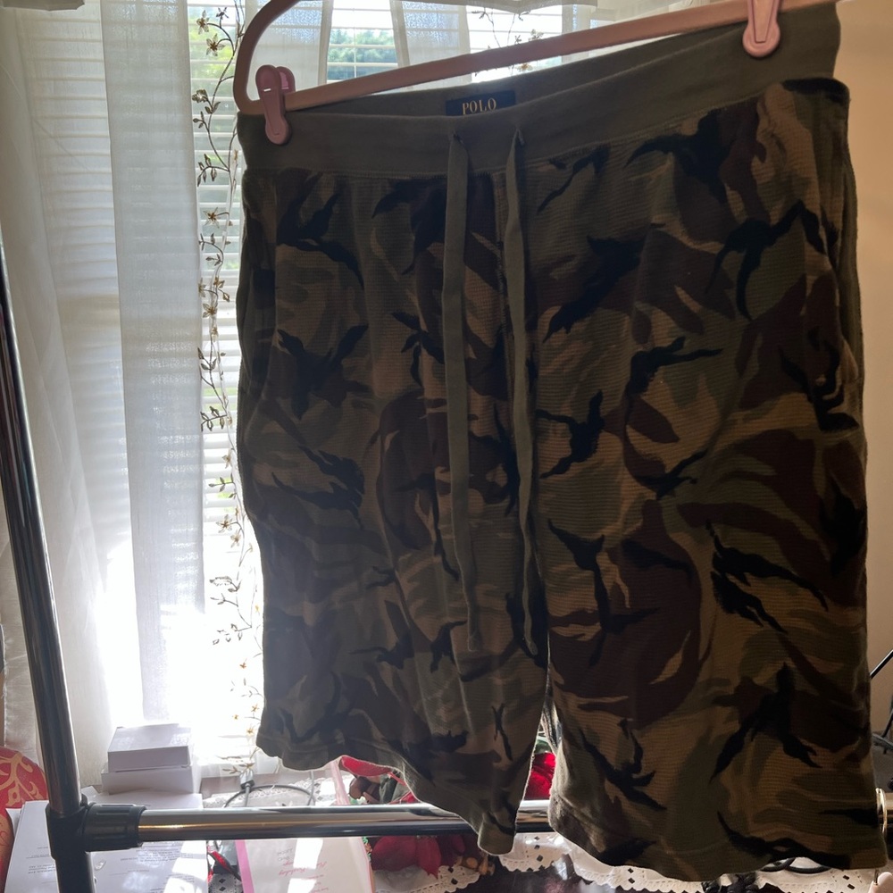 The brand is Ralph Lauren the size is XL